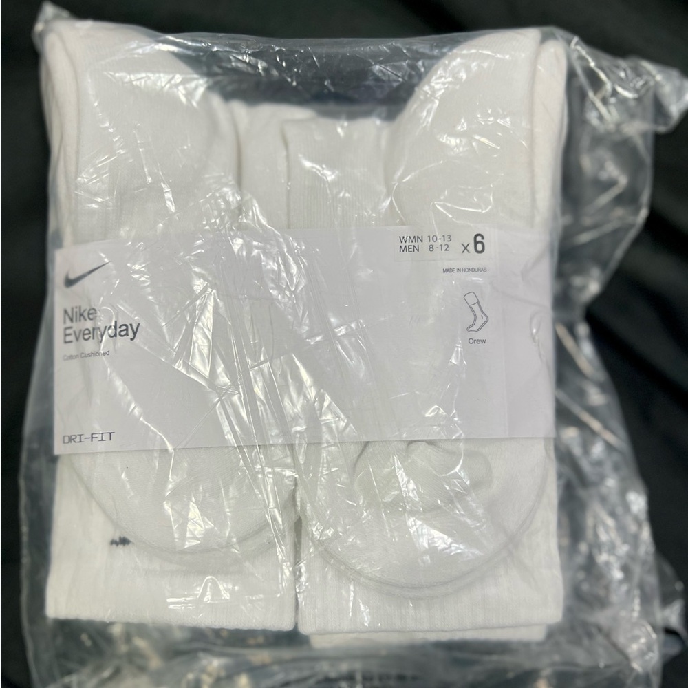 Nike Everyday Dri-FIT White Crew Socks NWT